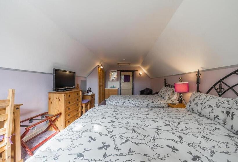 غرفة قياسية ثلاثية, Yallands Farmhouse