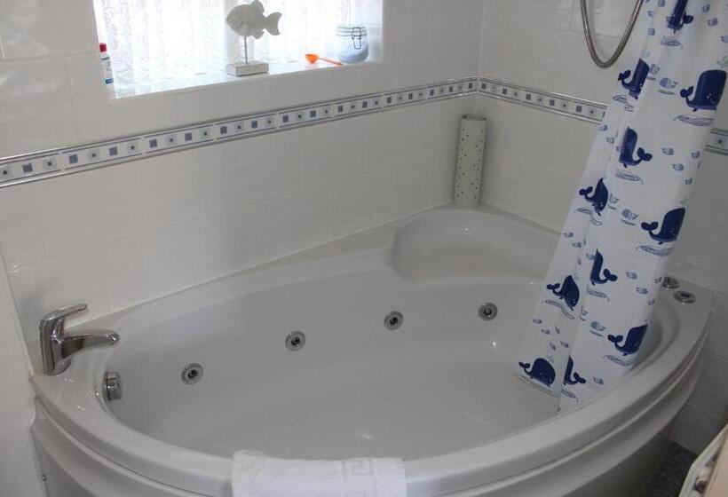 غرفة عائلية, Yallands Farmhouse