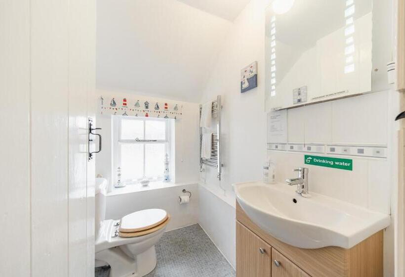 غرفة عائلية, Yallands Farmhouse