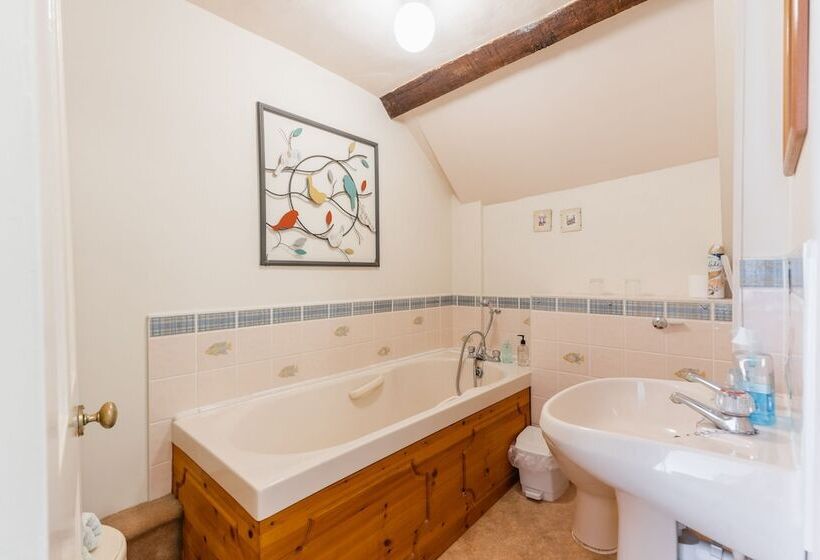 غرفة قياسية فردية, Yallands Farmhouse