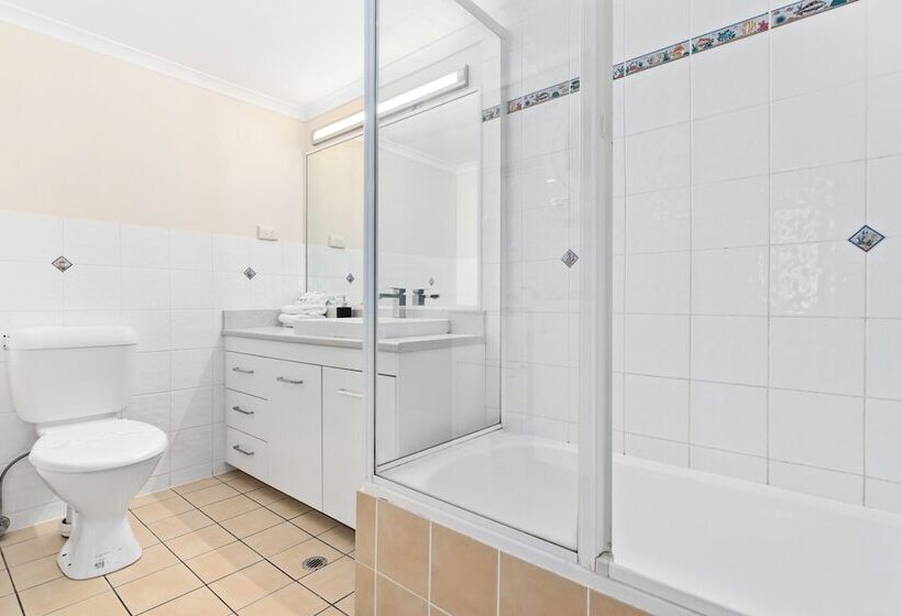 Апартаменты 2 Спальни, Windward Apartments