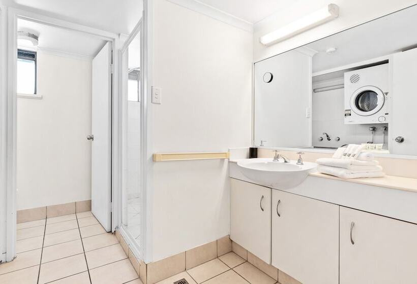Апартаменты 1 Спальня, Windward Apartments