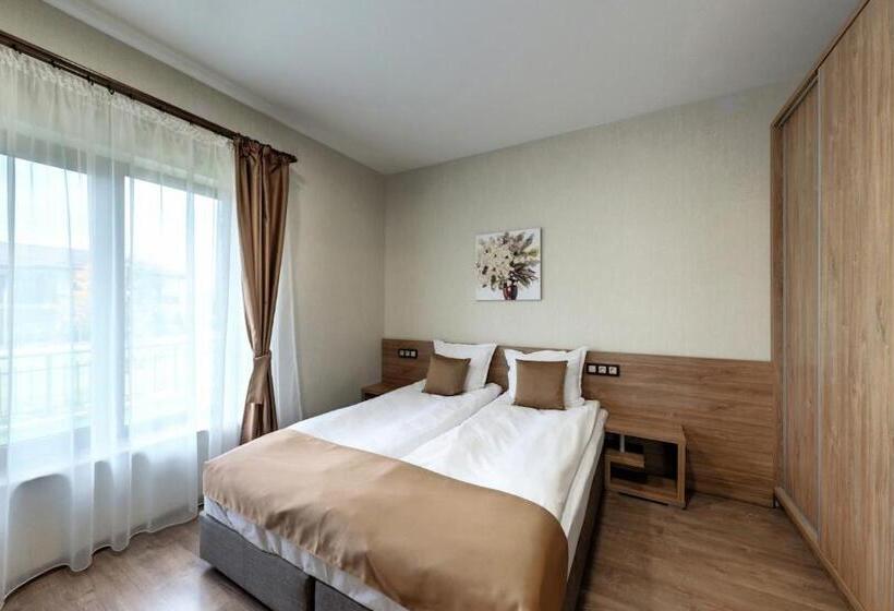 1ベッドルームアパートメント, Complex Yustinavillas