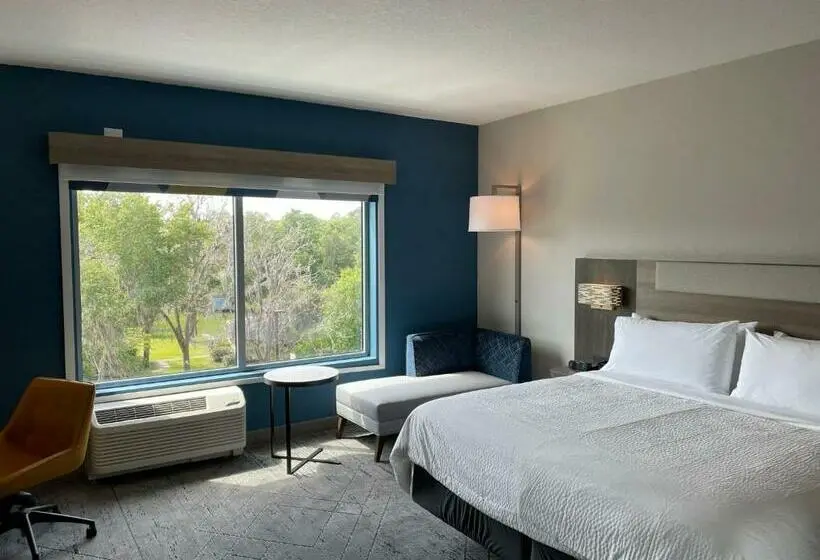 キングサイズベッドのスタンダードルーム, Holiday Inn Express   Starke, An Ihg