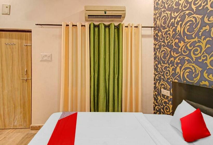 Трехместный Номер Классика, Oyo Flagship 80648 Resort Stay Inn