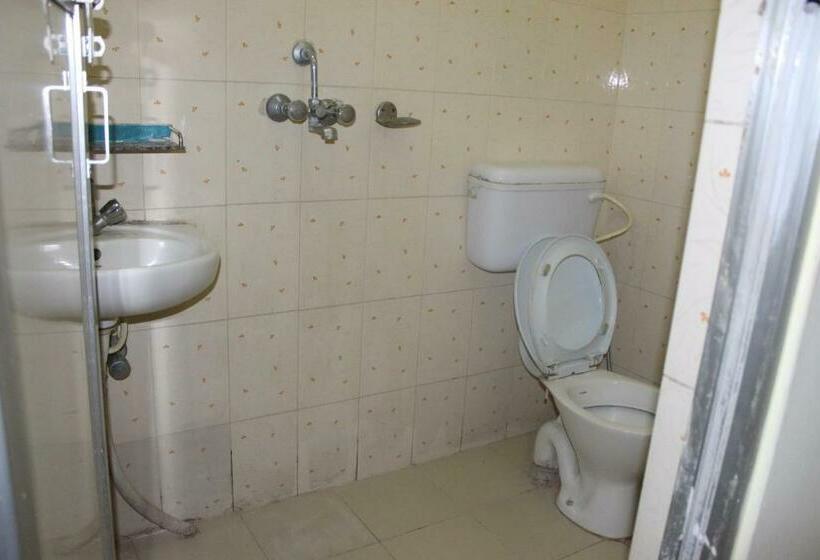 חדר משפחתי, Snow Leopard