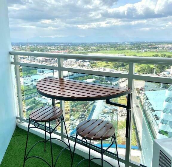 استودیو استاندارد با بالکن, Amirah’s Place Azure North