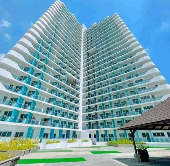 استودیو استاندارد با بالکن, Amirah’s Place Azure North