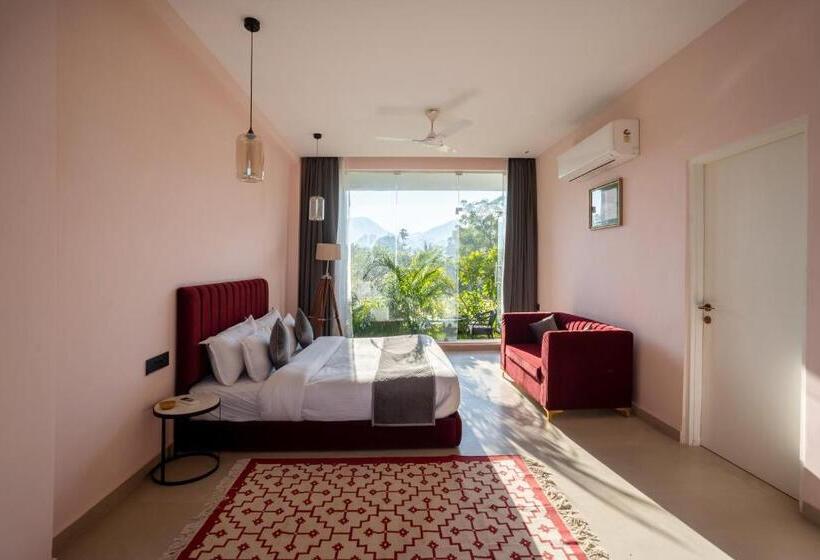 キングサイズベッドのスタンダードルーム, Rasa Luxé