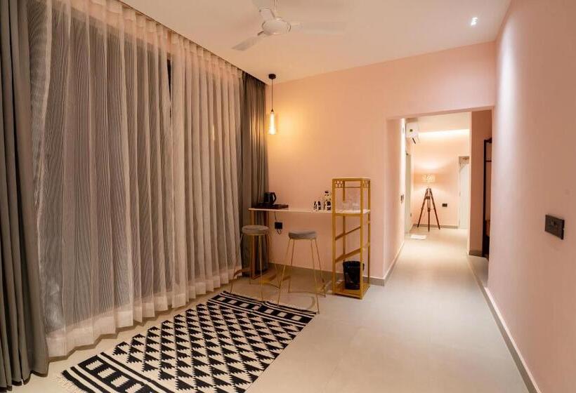 スーペリアースイート, Rasa Luxé