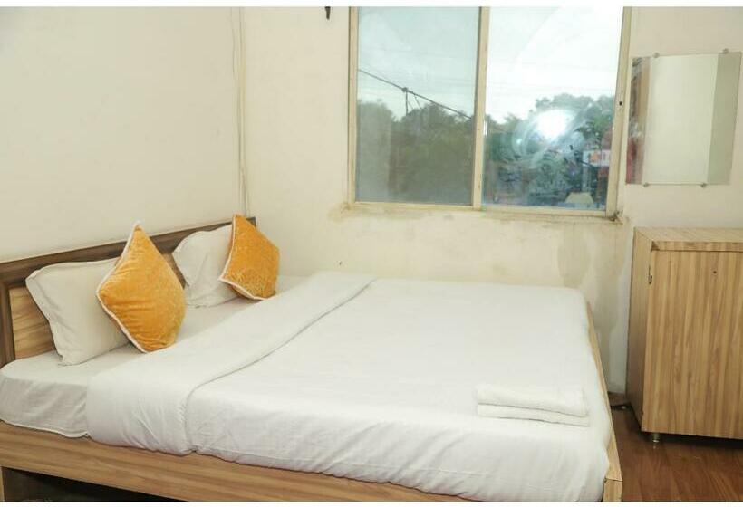 חדר דלוקס, Fabexpress Vinayak