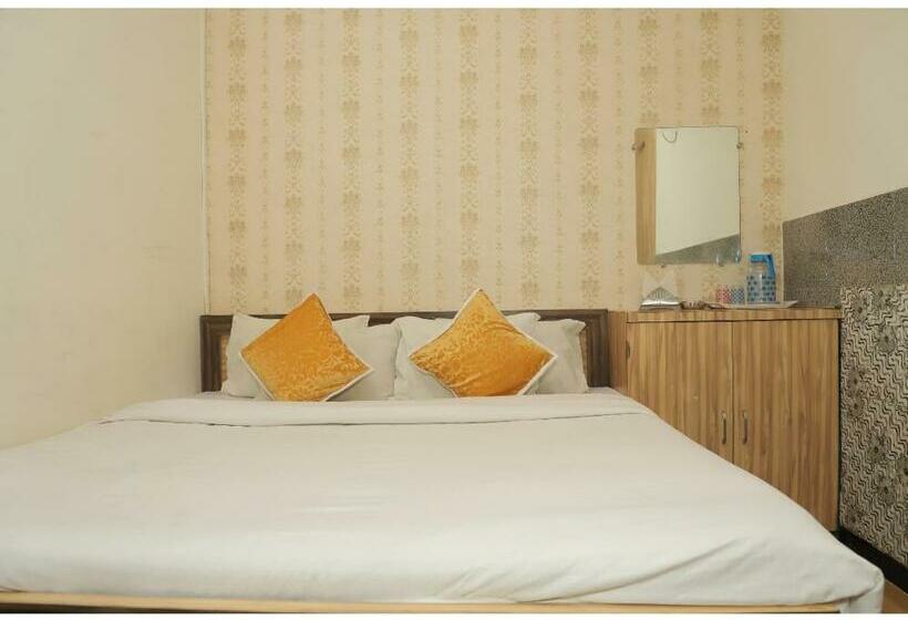 Quarto Deluxe, Fabexpress Vinayak