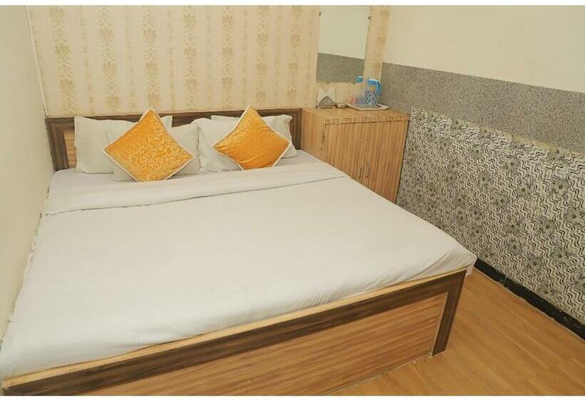 חדר דלוקס, Fabexpress Vinayak