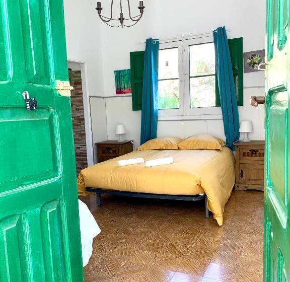 스탠다드 트리픔 룸 공동욕실, La Casita