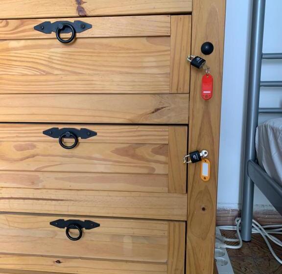 공동 객실, La Casita