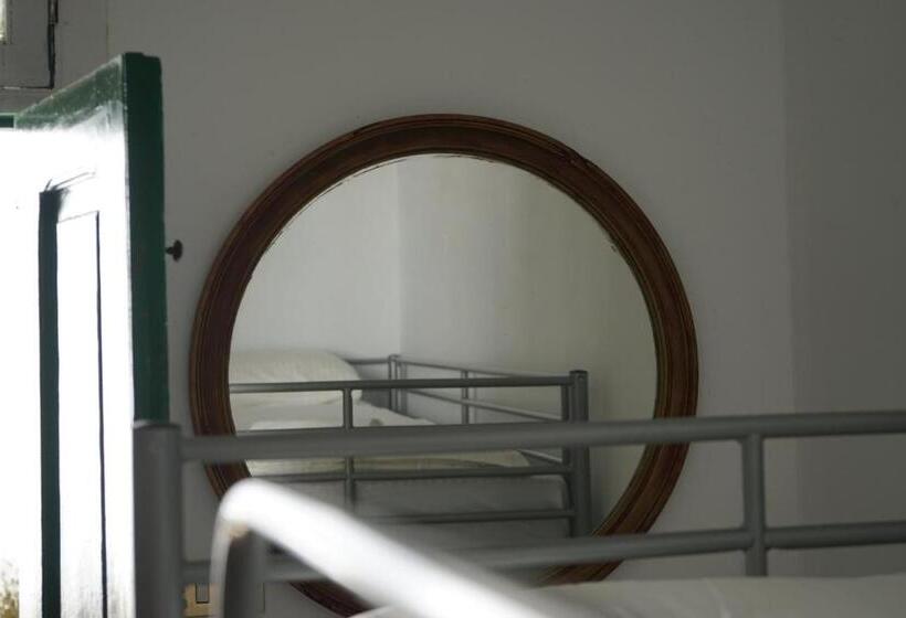 공동 객실, La Casita