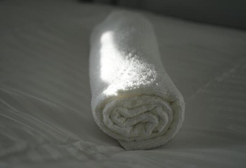 공동 객실, La Casita