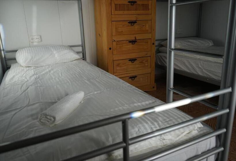 공동 객실, La Casita