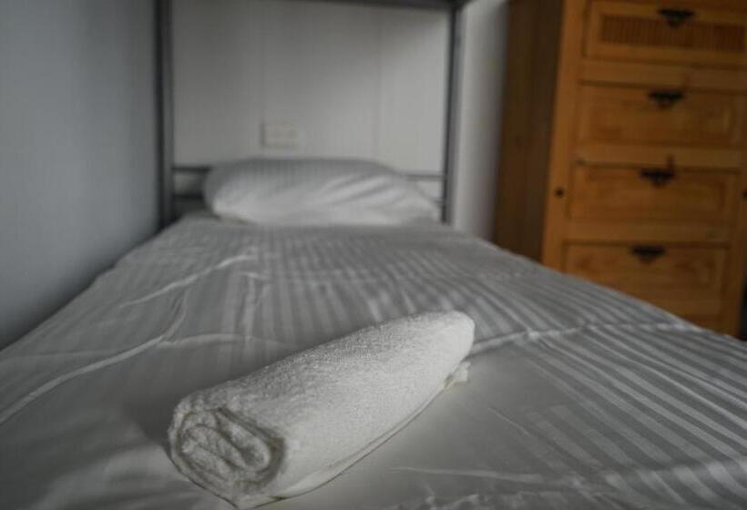 공동 객실, La Casita