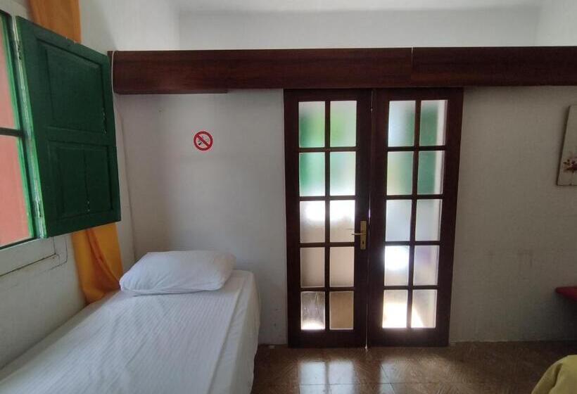 스탠다드 트리플 룸, La Casita