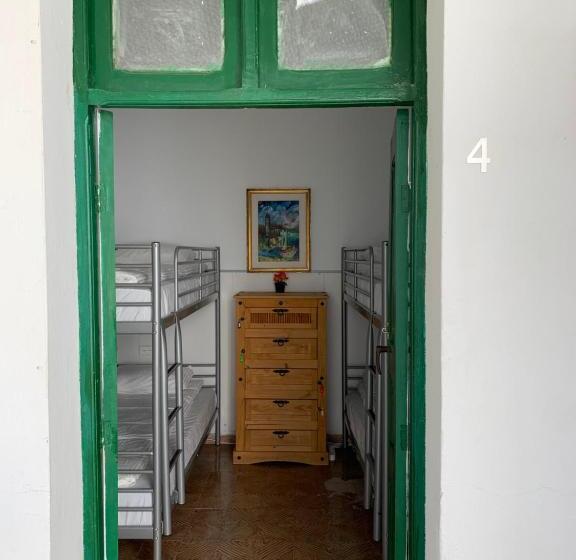 공동 객실, La Casita