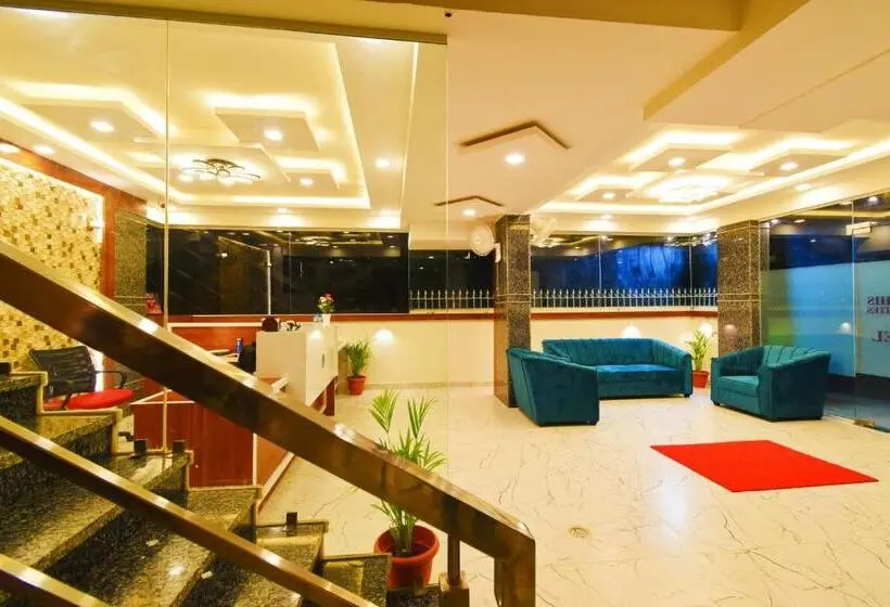 キングサイズベッドのデラックスルーム, Keerthis Royal Suites Kempegowda International Airport