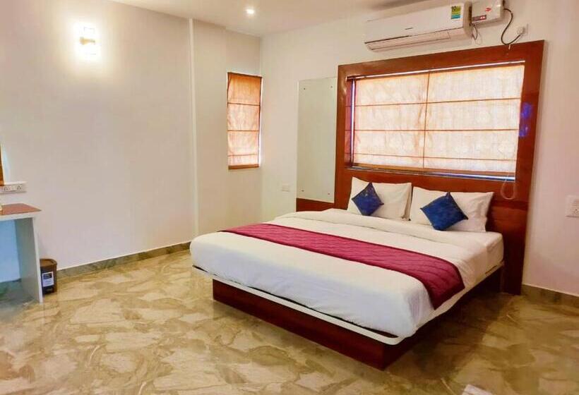 Полулюкс, Keerthis Royal Suites Kempegowda International Airport