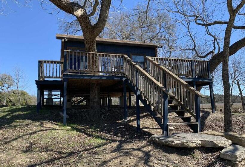 标准间, Bandera Stronghold  Red Cloud Cabin