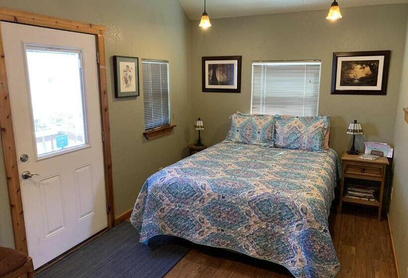 标准间, Bandera Stronghold  Red Cloud Cabin