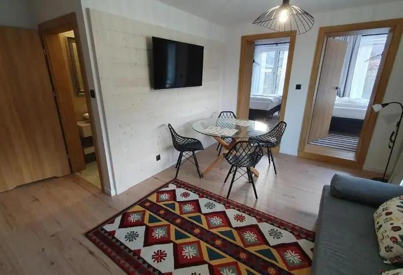 Huoneisto 2 Makuuhuonetta, Apartamenty Nowa Osada   By Villaolimpijska2