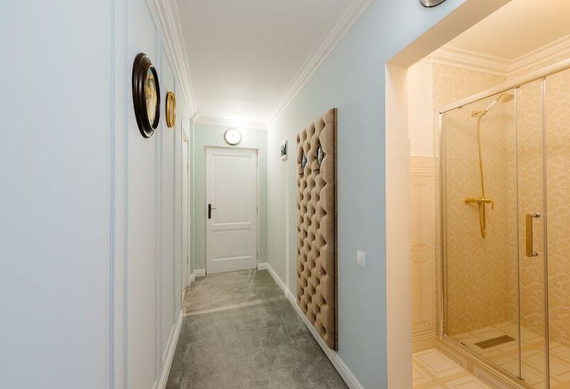 Deluxe Rum, Ateneea Luxury Rooms