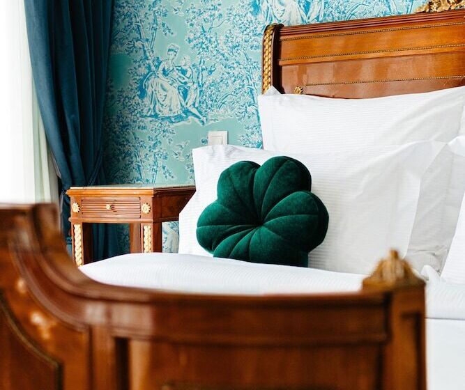 Deluxe Rum, Ateneea Luxury Rooms