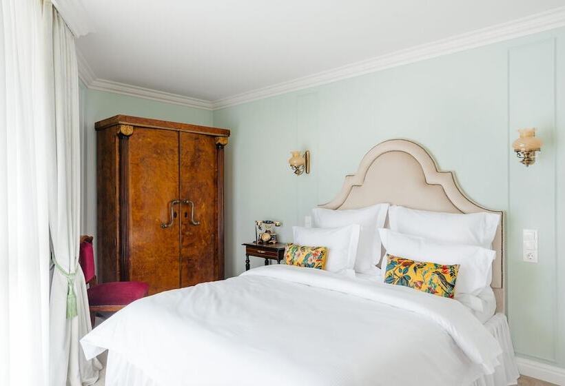 Superior Rum, Ateneea Luxury Rooms