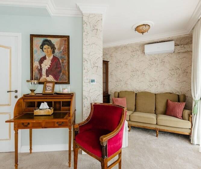 Superior Rum, Ateneea Luxury Rooms