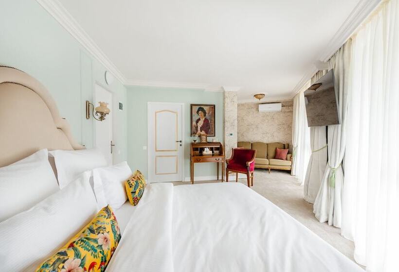 Superior Rum, Ateneea Luxury Rooms