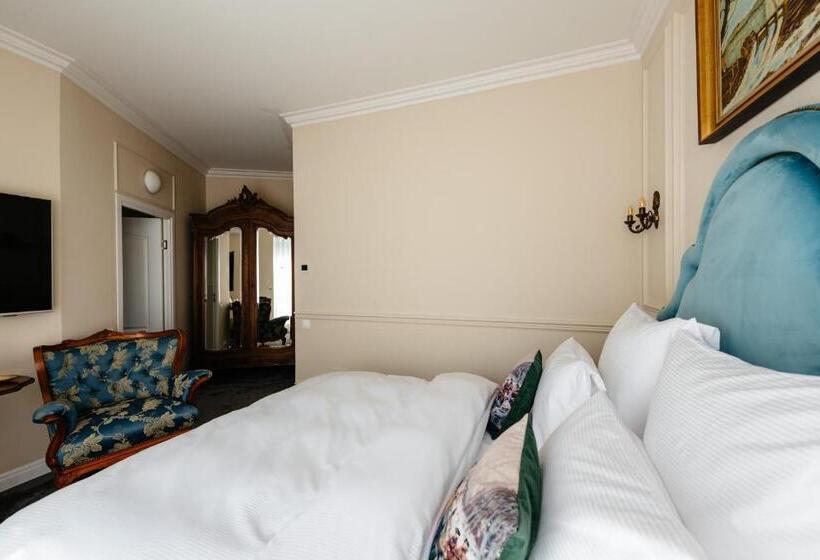 Deluxe Rum, Ateneea Luxury Rooms