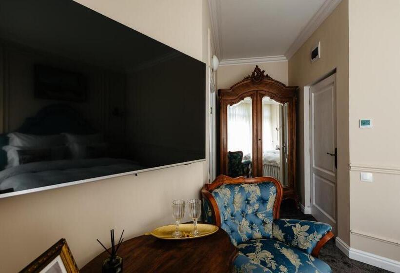 Deluxe Rum, Ateneea Luxury Rooms