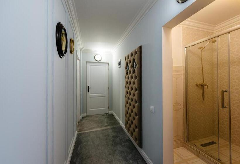 Superior Rum, Ateneea Luxury Rooms