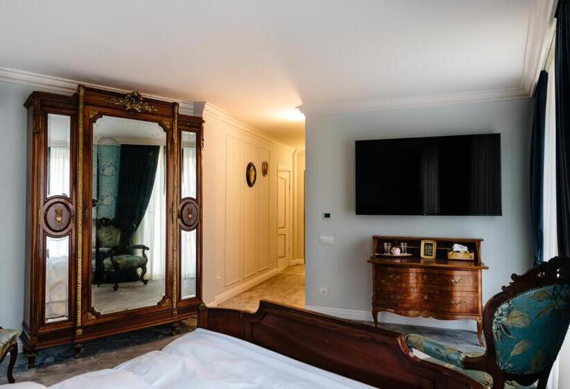 Superior Rum, Ateneea Luxury Rooms