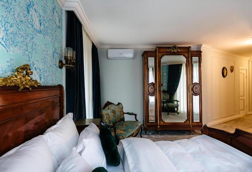 Superior Rum, Ateneea Luxury Rooms