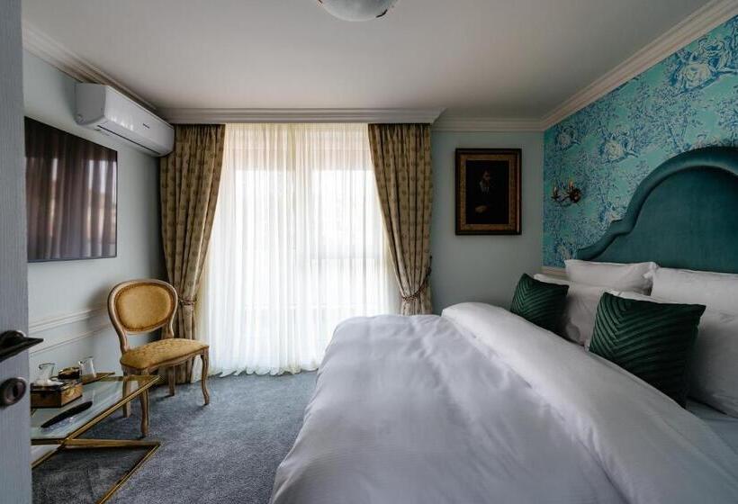 1 Bedroom Apartment with Balcony, Ateneea Luxury Rooms