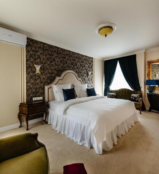 Deluxe Room with Balcony, Ateneea Luxury Rooms