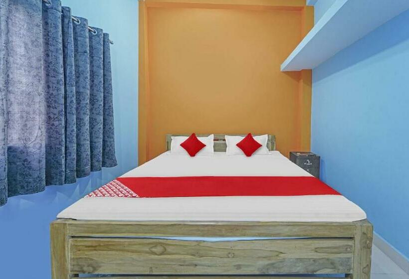 חדר קלאסי לשלושה, Flagship Youngsky