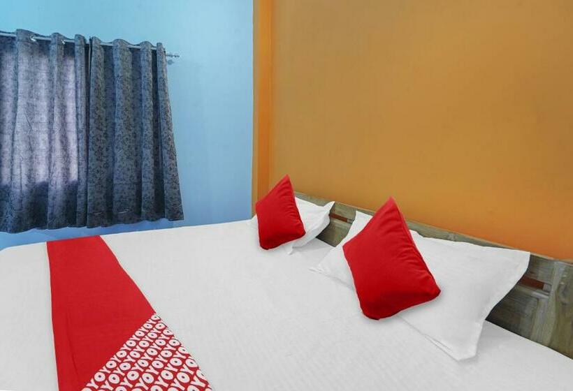 חדר קלאסי לשלושה, Flagship Youngsky