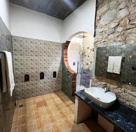 חדר סטנדרט נוף להרים, Sariska Kasba A Village Resort