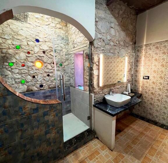 חדר סטנדרט נוף להרים, Sariska Kasba A Village Resort