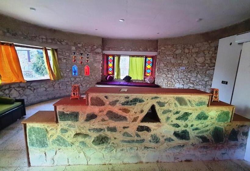 חדר סטנדרט נוף להרים, Sariska Kasba A Village Resort