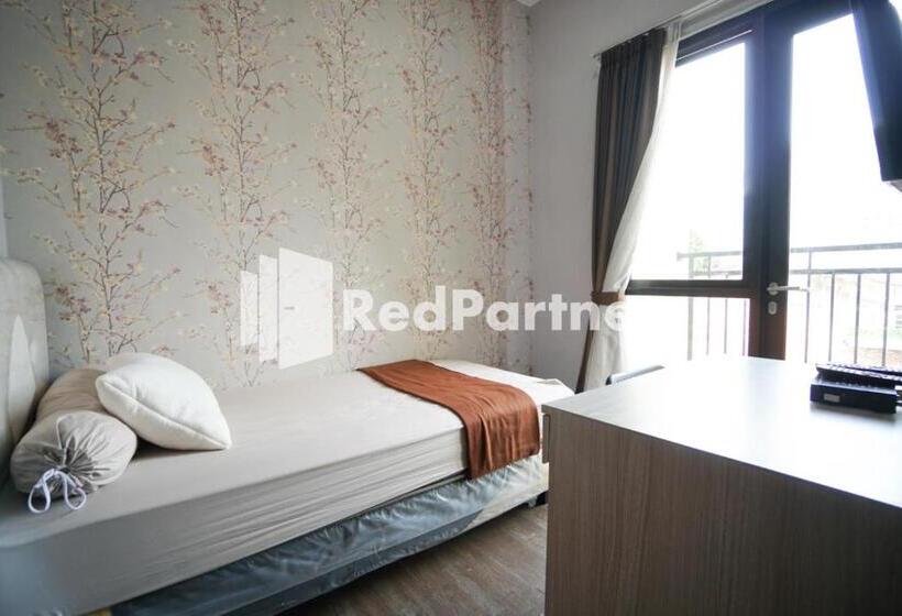 Quarto Estandar Individual, Toba Mansion Syariah Near Benhil Redpartner