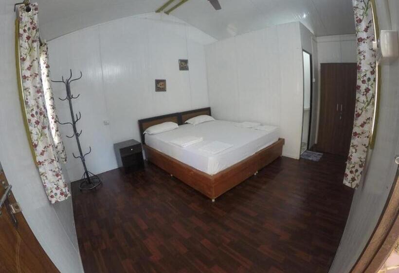 בקתה, Regina Residency Inn