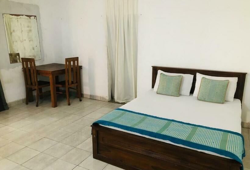 חדר אקונומי, Amani Lake Resort